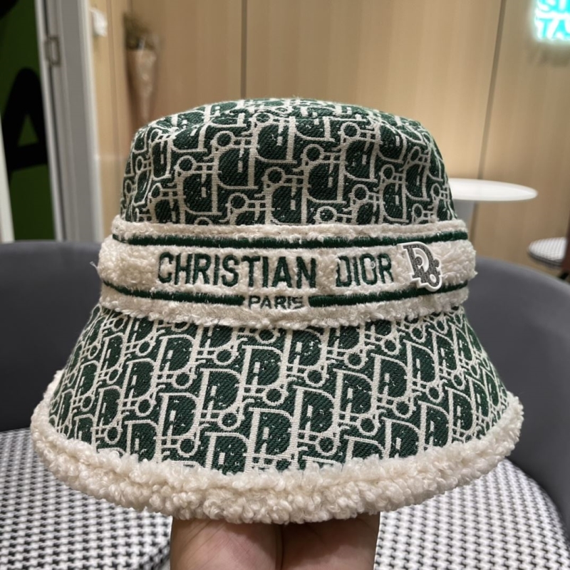 CHRISTIAN DIOR